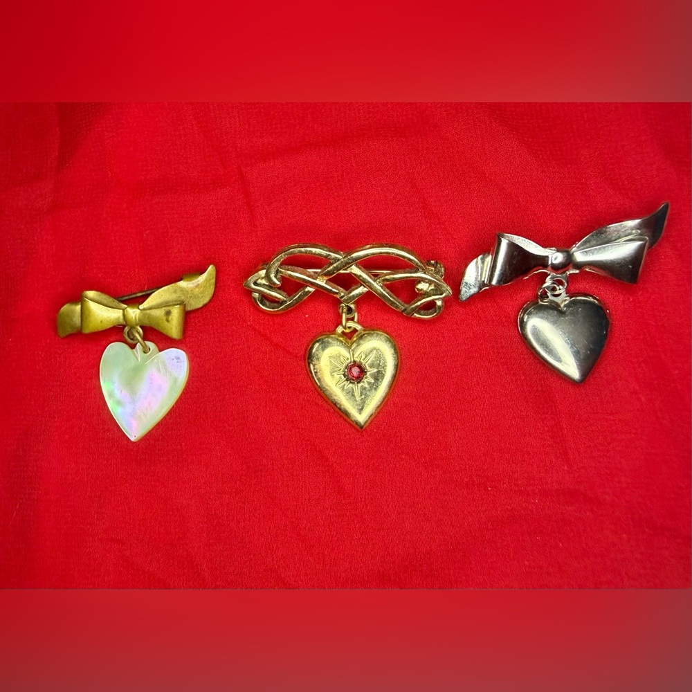 VINTAGE Dangling HEART brooch lot, one LOCKET gold and silver tone